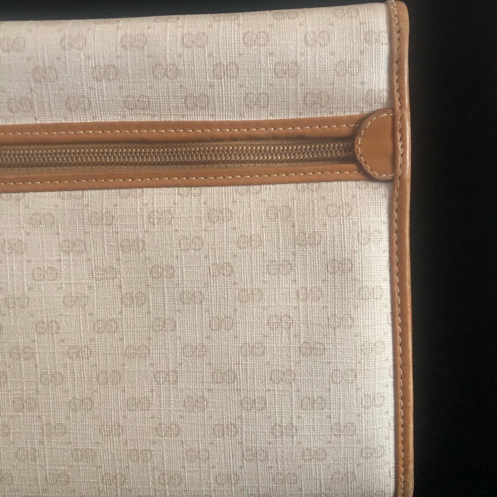 Gucci Beige Monogram Canvas Clutch with Tan Leather Trim - Picture 6 of 16